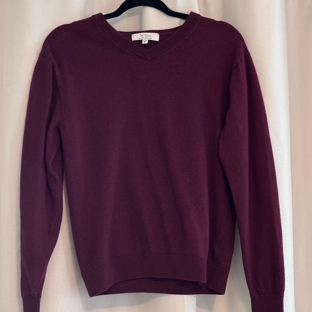 Turnbury V-Neck Burgundy Sweater